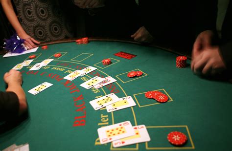 how to deal blackjack|tips for playing blackjack at casino.